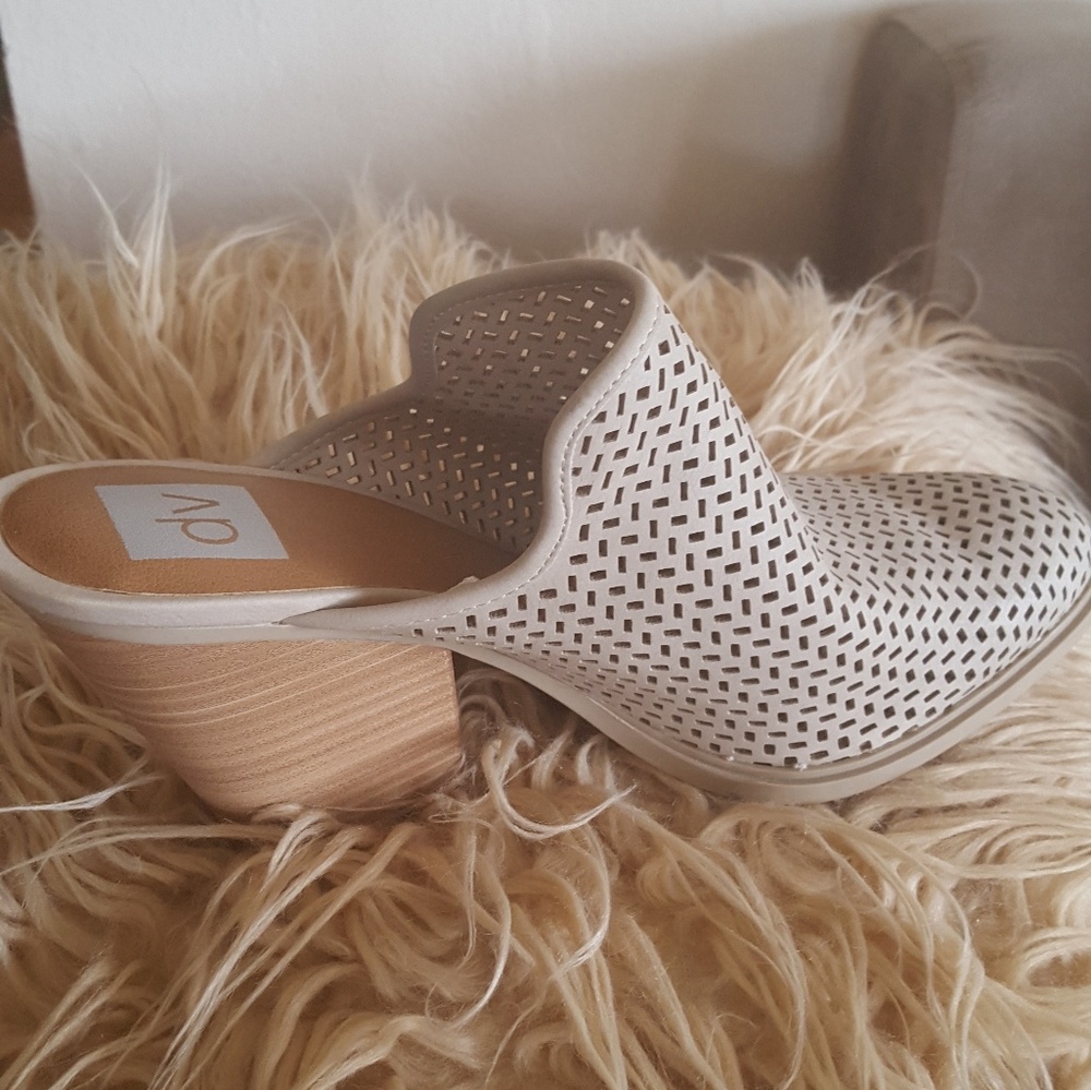 Clogs - Picture 2 of 2